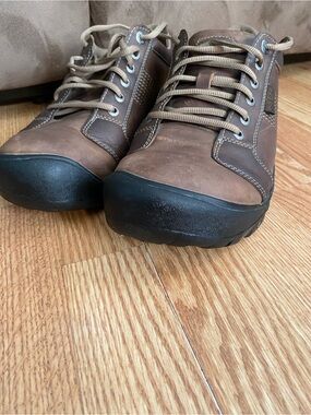 Keen Men's Austin Brown Leather Lace-up Casual Shoe, with Black Sole